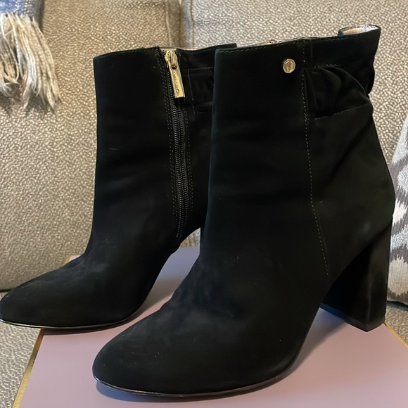 Louise et Cie Black Suede Ankle Boots - Size 7 - Picture 6 of 8